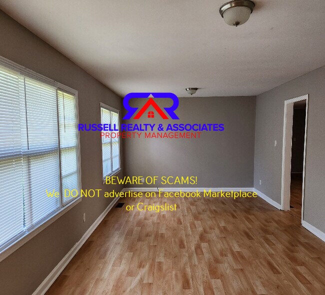 Building Photo - SECTION 8 WELCOME- 4 BEDROOMS!
