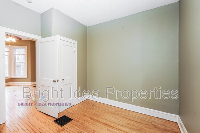 Building Photo - 3322 Clinton Ave