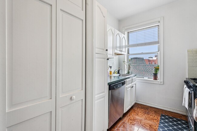 Building Photo - 851 JFK Blvd E