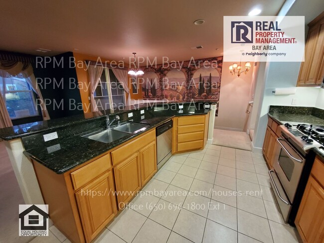 Building Photo - December Rent Special: 2 Bedroom 2.5 Bathr...