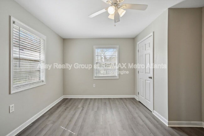 Building Photo - 1770 Rogers Ave SW