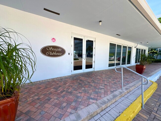 Building Photo - 2016 S Federal Hwy