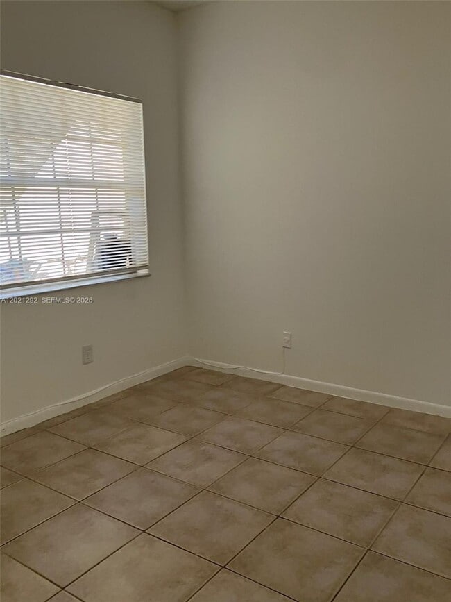 Building Photo - 800 Cypress Park Way