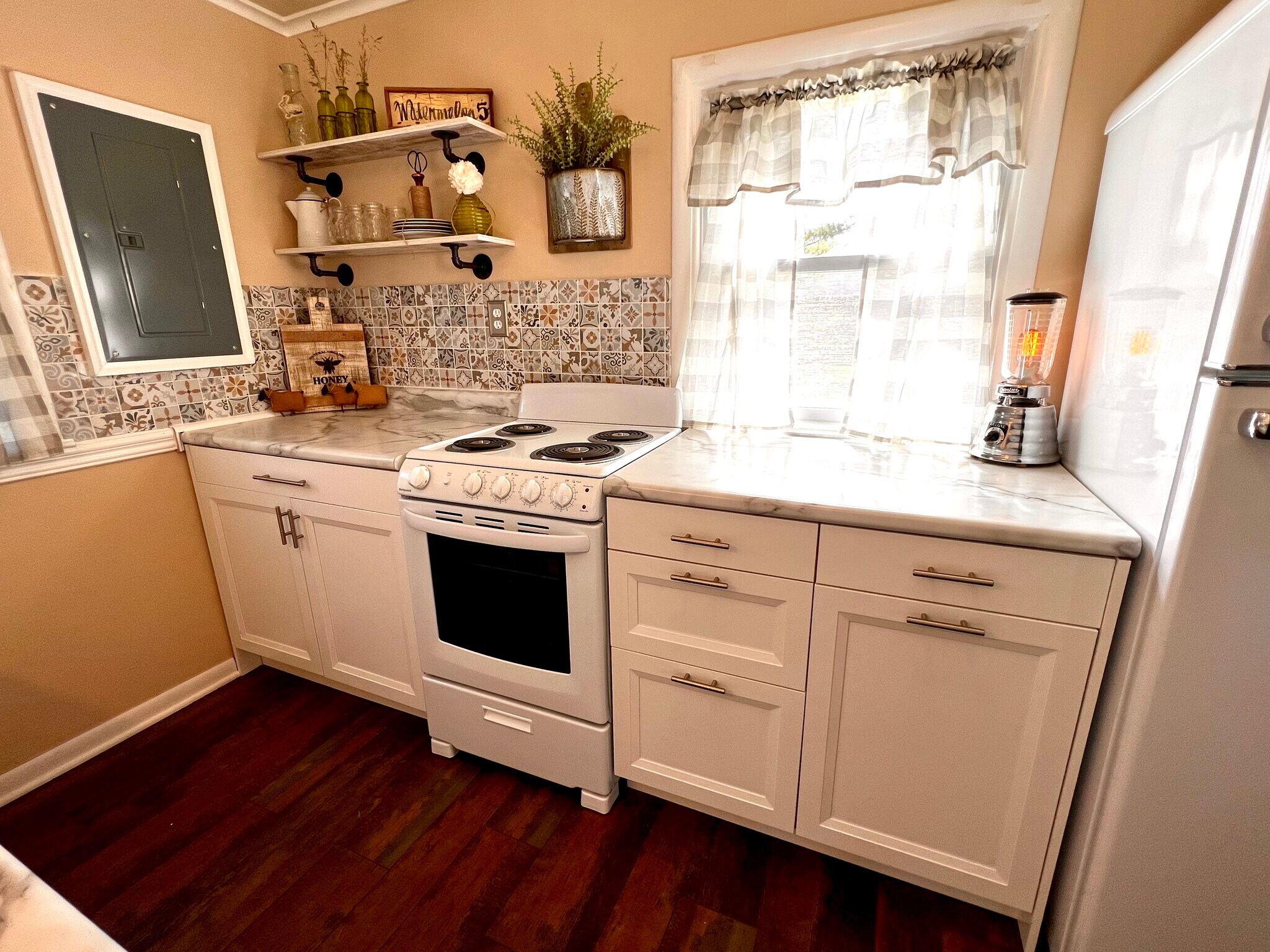 Building Photo - 7736 29th Ave