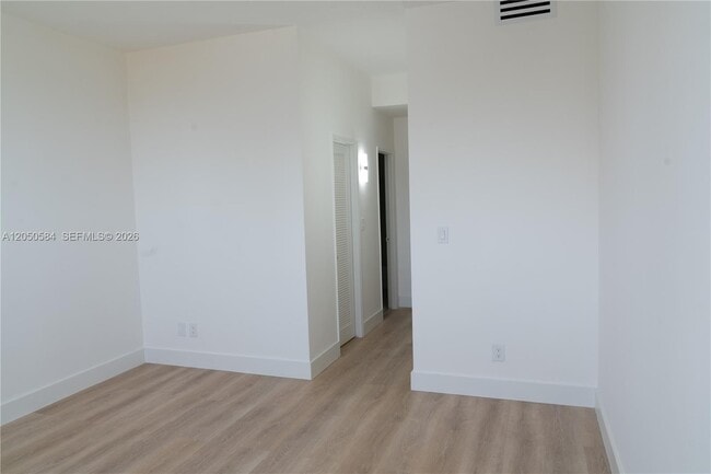 Building Photo - 19390 Collins Ave