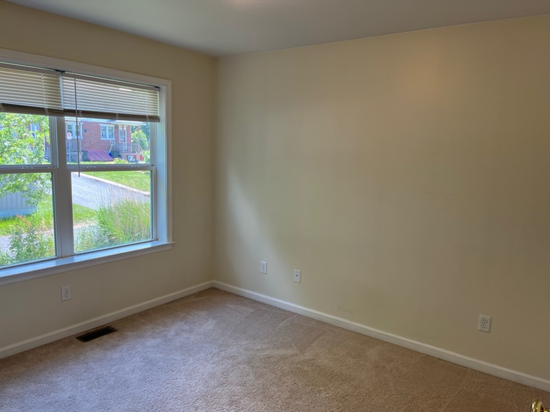 Building Photo - 516 Dakemich Ct