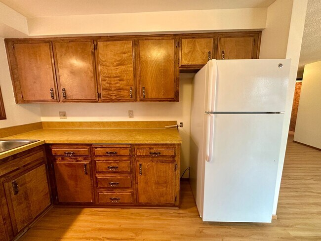 Building Photo - r1078