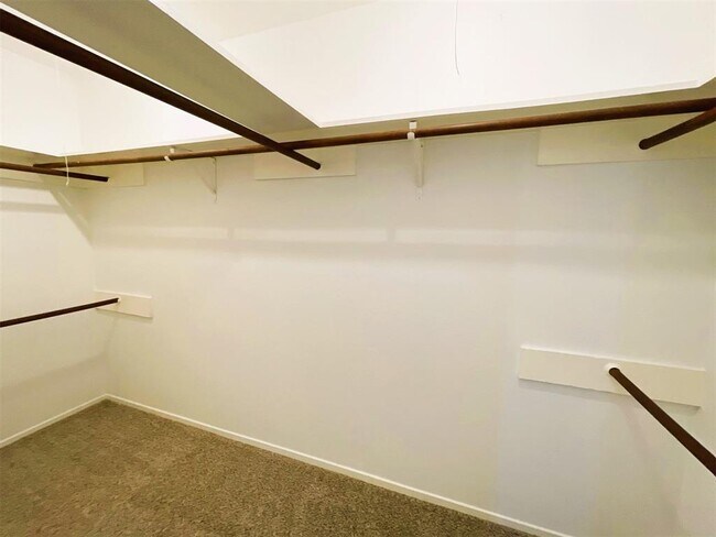 Building Photo - 19939 Edensborough Dr