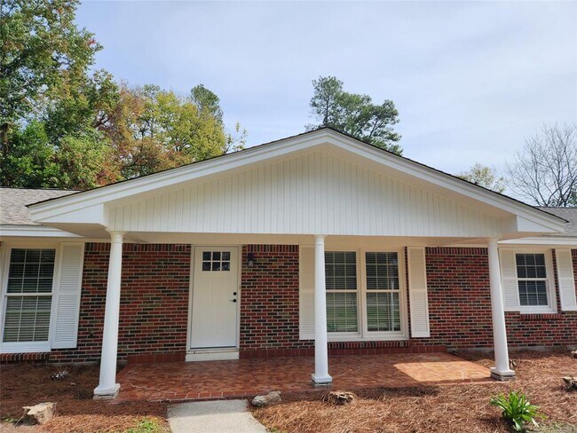 Building Photo - 628 Shadow Ln