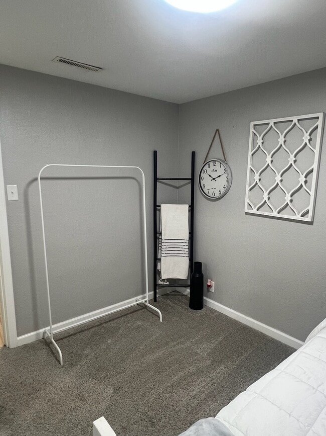 Building Photo - 1156 McKinley Ave