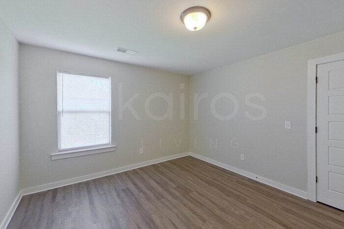 Building Photo - 105 Robin St