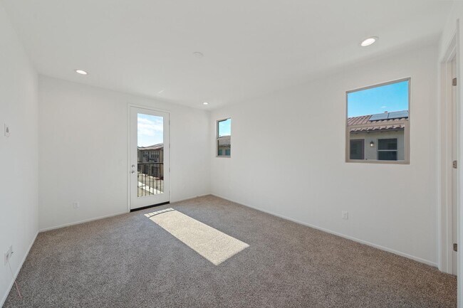 Building Photo - 822 Francesca Dr