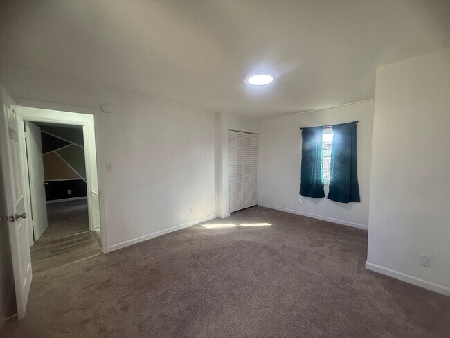 Building Photo - Central Portsmouth