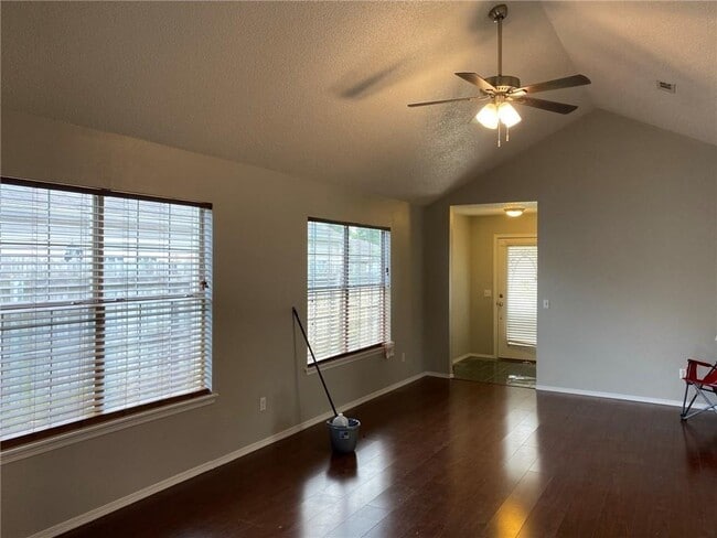 Building Photo - 2911 Beech Ave