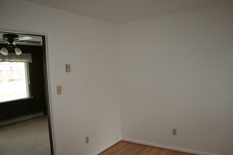 Building Photo - 3695 Weyland Dr