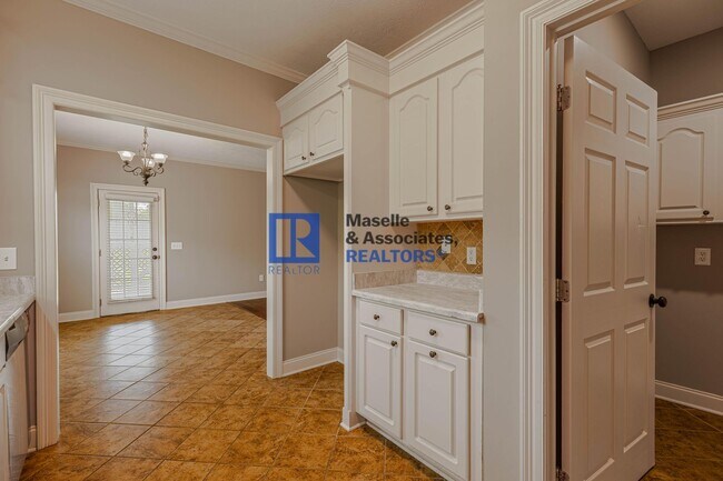 Building Photo - 3 Bed/2 Bath Home in Reservoir East of Brandon