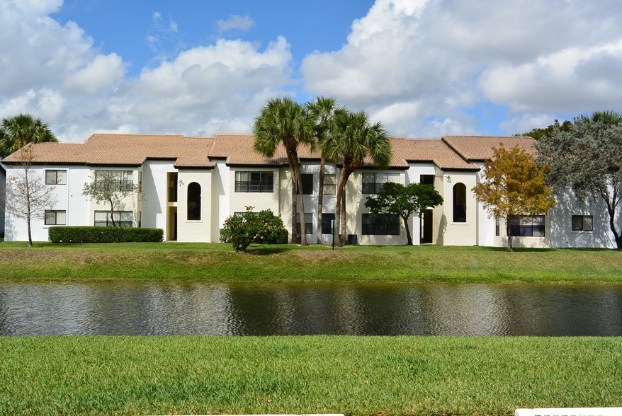 Building Photo - Innovo Living In Sunrise
