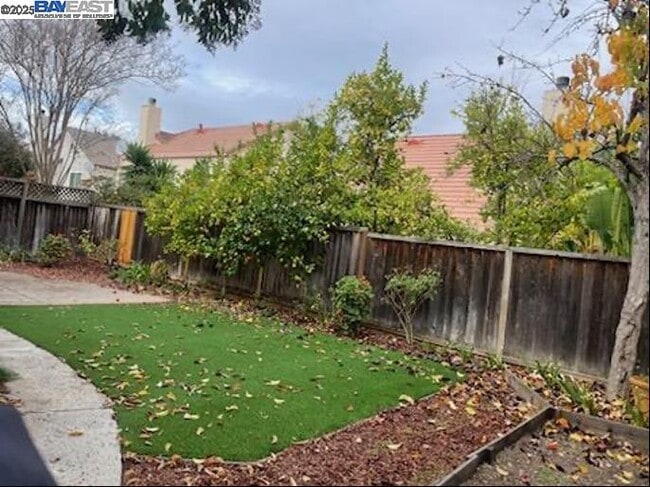 Building Photo - 1677 Klipspringer Dr