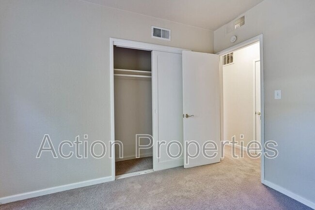 Building Photo - 1764 Montecito Ave