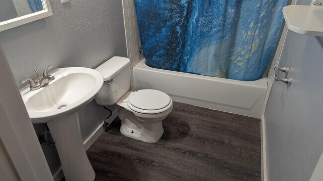 Building Photo - 1400 34th St