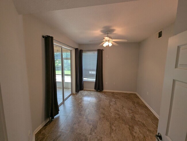 Building Photo - Located in St Augustine Shores, this 2 bed...