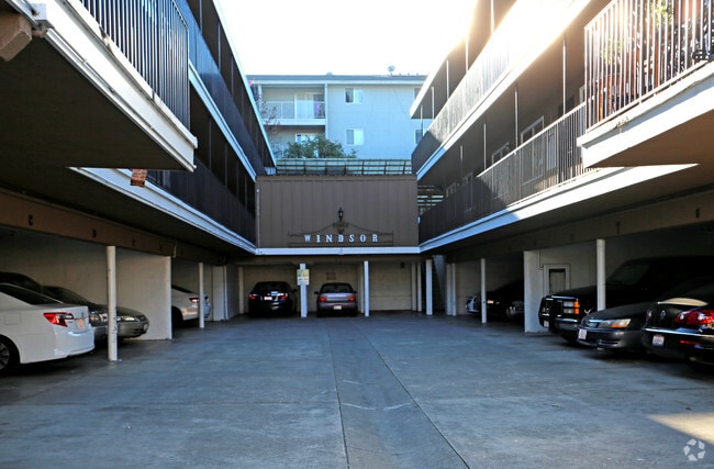 Building Photo - Windsor Apartments