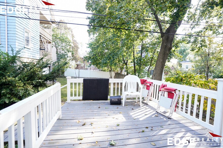 Building Photo - 62 Dracut St