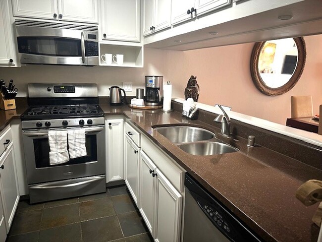Building Photo - Fully Furnished Greenbrae Condo on Corte M...