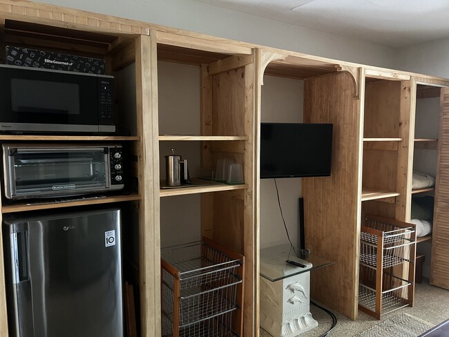 Entertainment center - 1505 White St