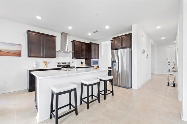 Building Photo - 12195 Stirrup Dr