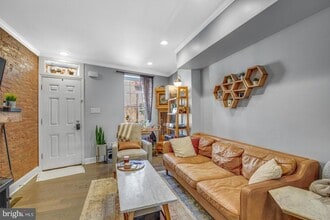 Building Photo - 2531 Collins St