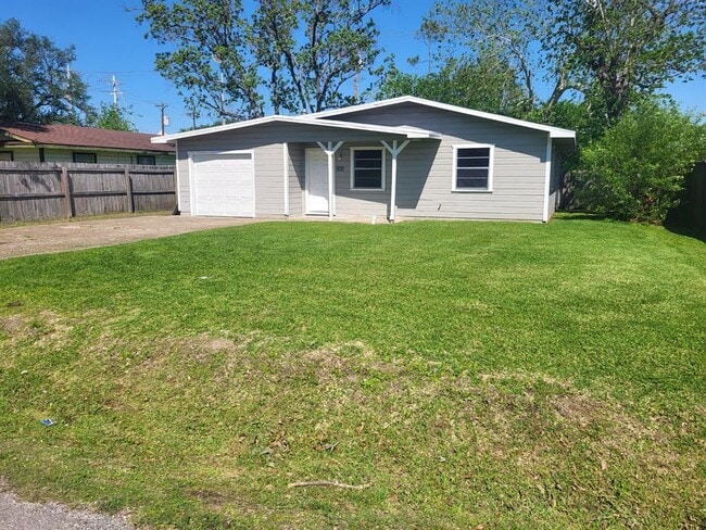 Primary Photo - 1406 N Appomattox Dr