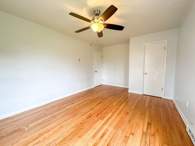 Building Photo - Zions Cross Roads Brick Cottage 2bedroom/1bath