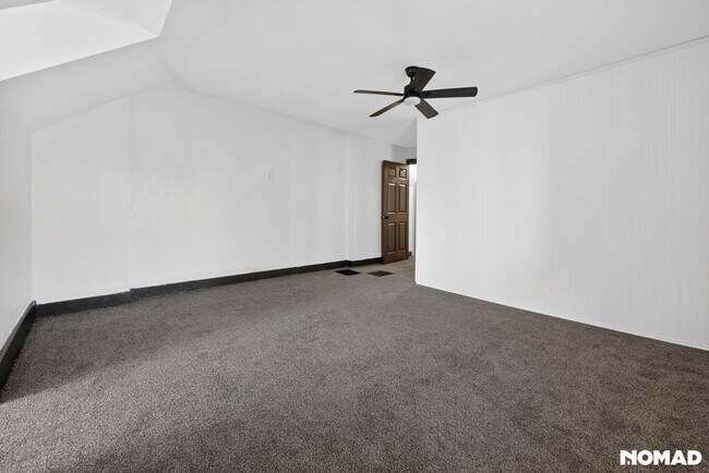 Building Photo - Charming 2BR Townhome in Saint Louis