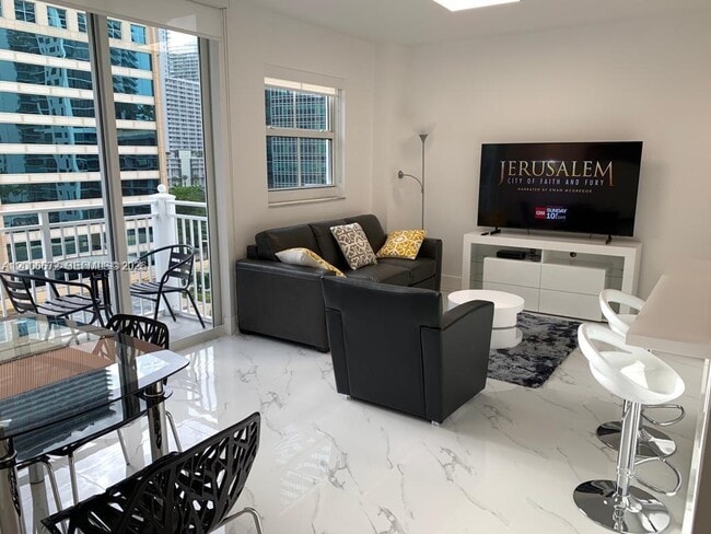 Building Photo - 185 SE 14th Terrace