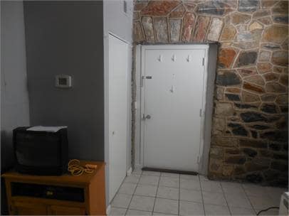 Primary Photo - 300 Commerce St