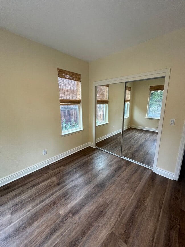 Building Photo - Well-maintained 3-bedroom, 2-bath home
