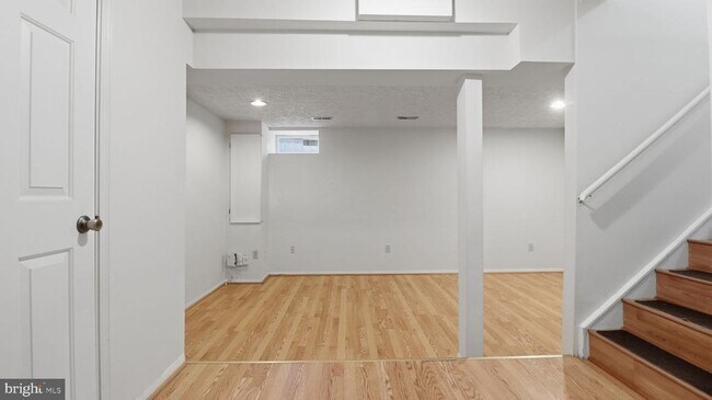 Building Photo - 7821 Fairborn Ct