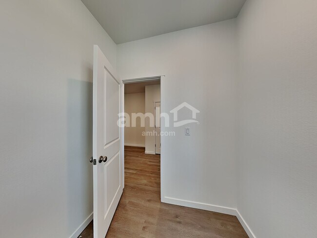 Building Photo - 26143 E Calhoun Pl