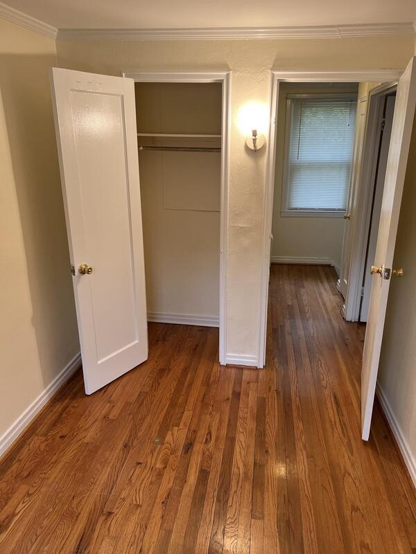 Building Photo - 105 Bungalow Ave