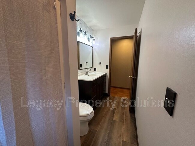 Building Photo - 1400 S 3rd St