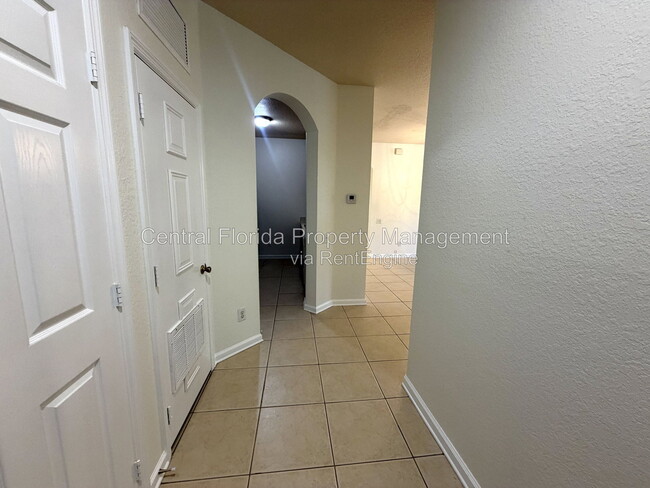 Building Photo - 6084 Stevenson Dr