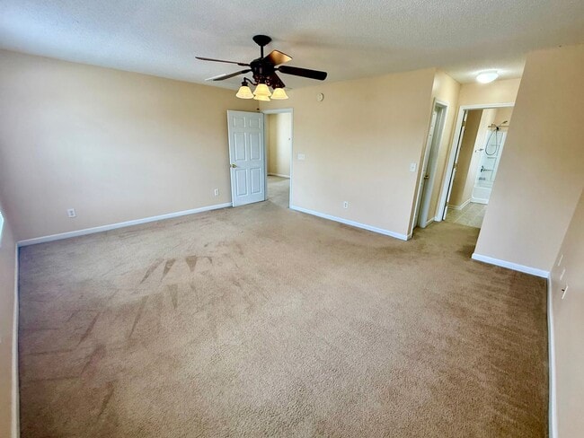Building Photo - Now Available in Hunter's Crossing!