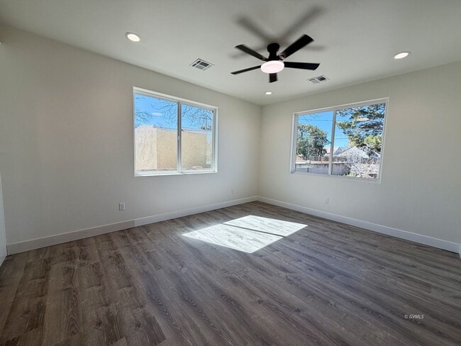 Building Photo - 1204 S Central Ave