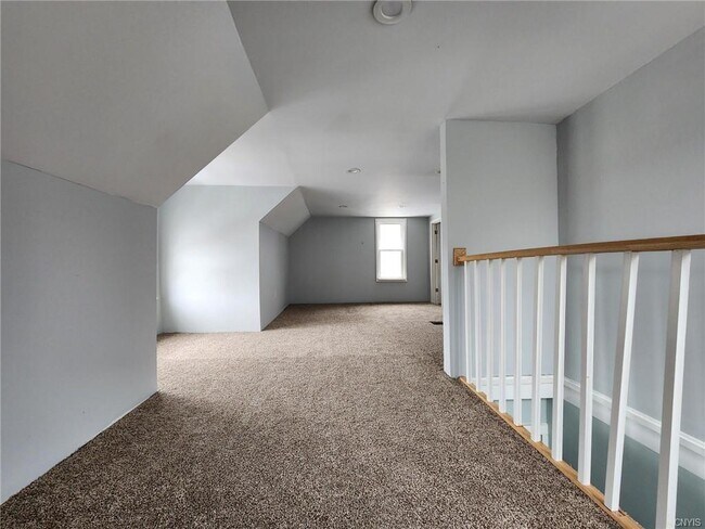 Building Photo - 218 S Pleasant St