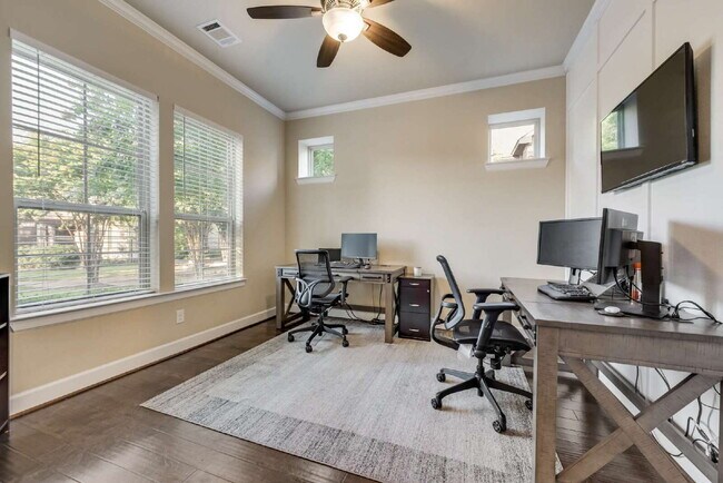 Building Photo - Welcome to your new 5 Bed-4 Bath home in t...