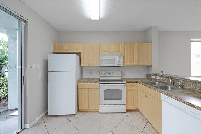 Building Photo - 3533 Sonoma Dr