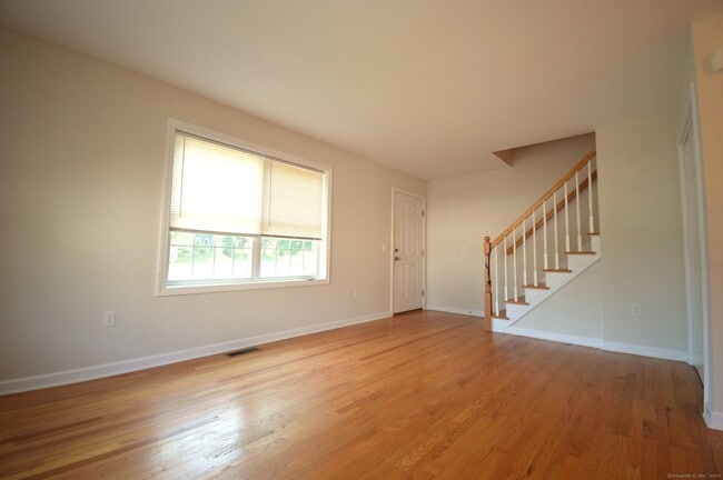 Building Photo - 173 Saybrook Rd