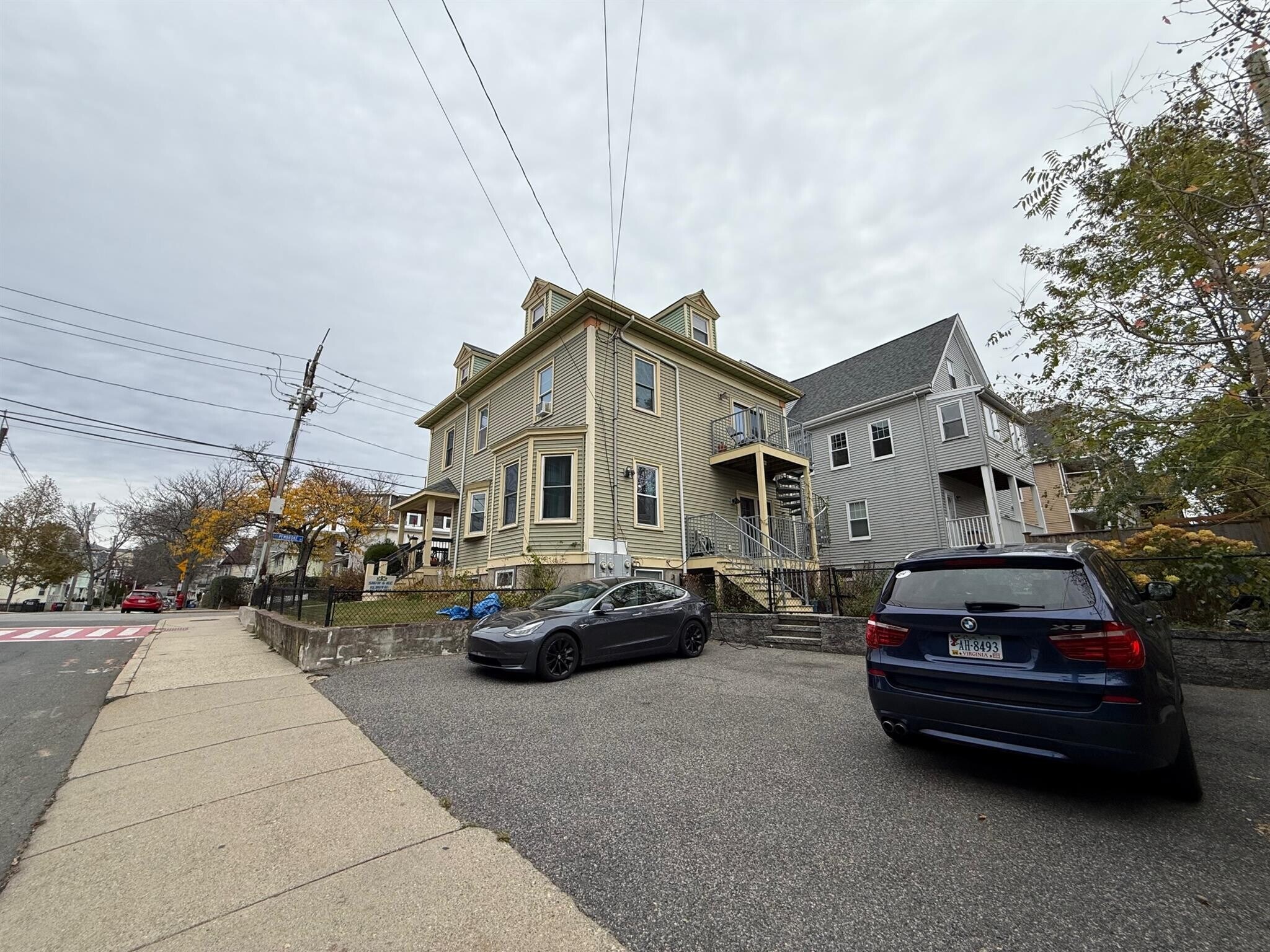 Building Photo - 119 Central St