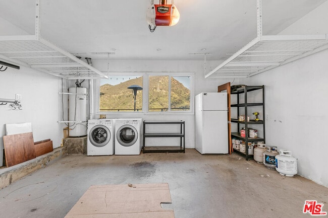 Building Photo - 3476 Troy Dr